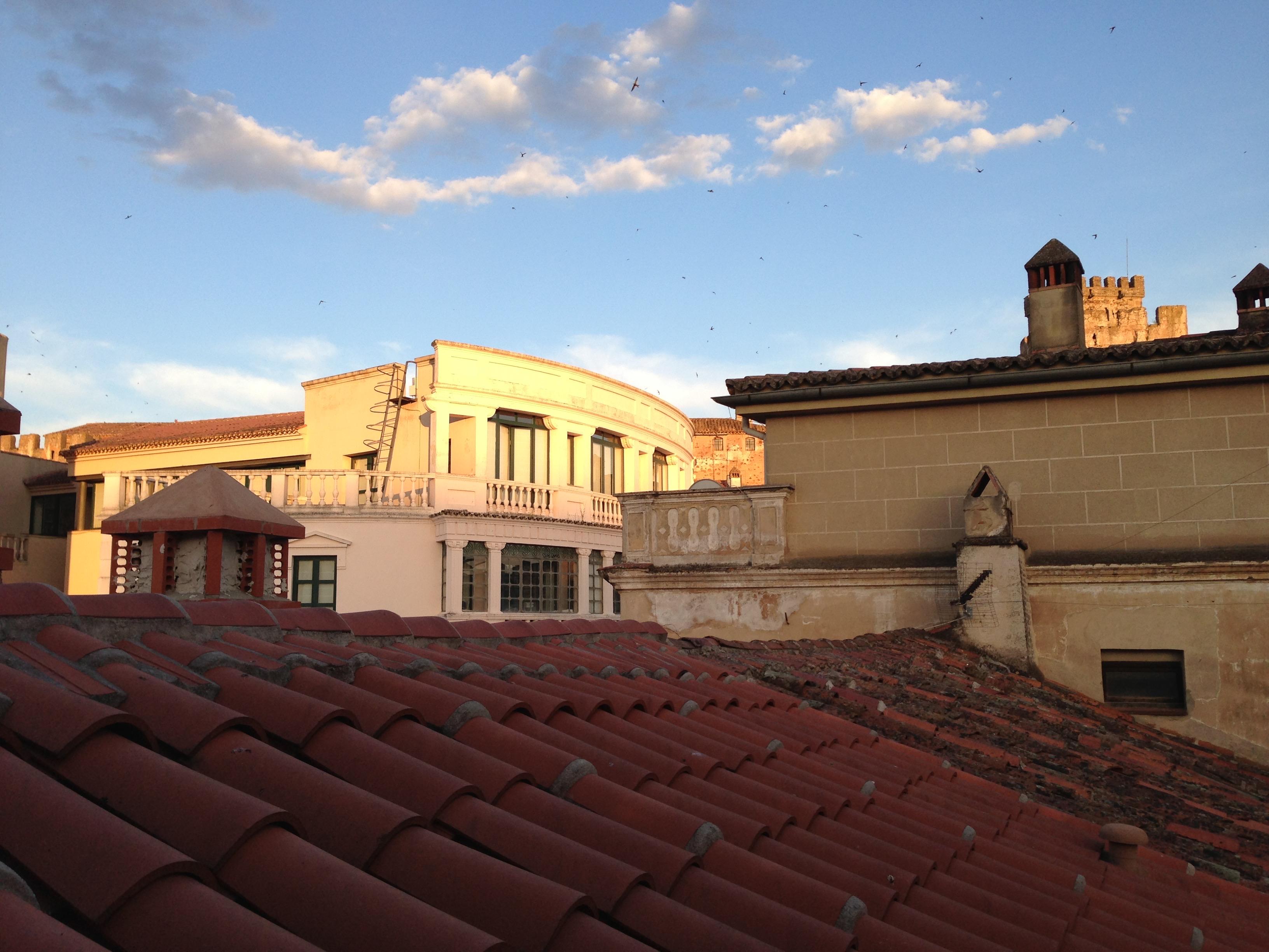 Kubik Hotel Caces Екстериор снимка