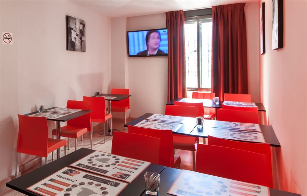 Kubik Hotel Caces Екстериор снимка