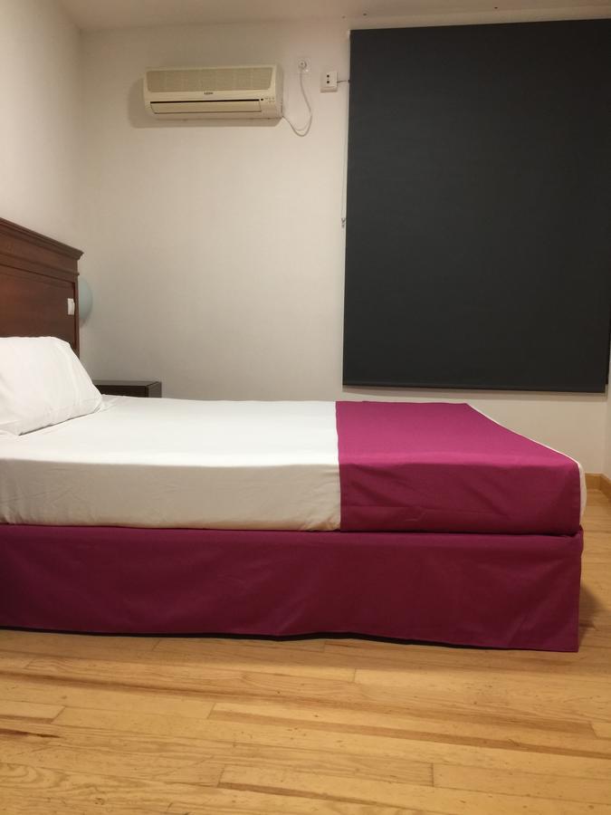 Kubik Hotel Caces Екстериор снимка