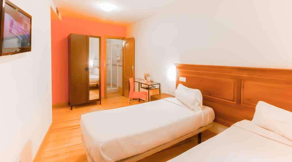 Kubik Hotel Caces Екстериор снимка